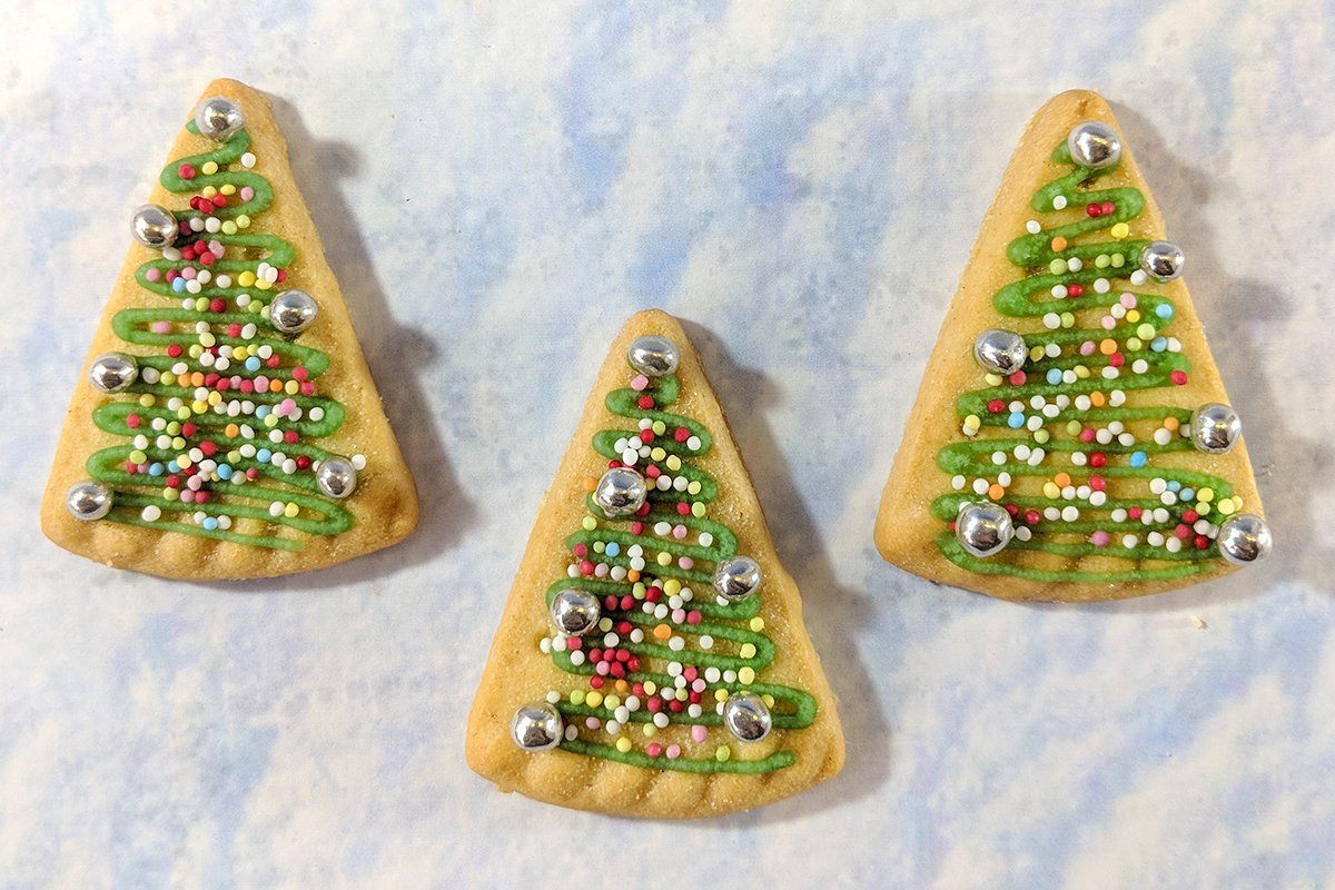 christmas-tree-biscuits-recipe-giggly-co-uk