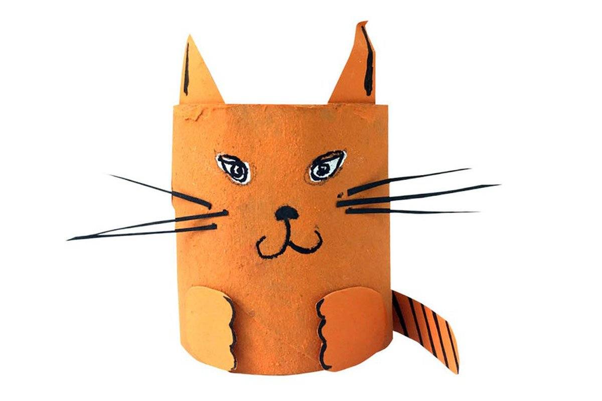 Toilet Paper Roll Cat | Giggly.co.uk